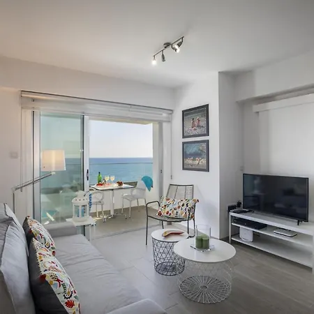 You Will Love This Luxury On The Beach, 1386