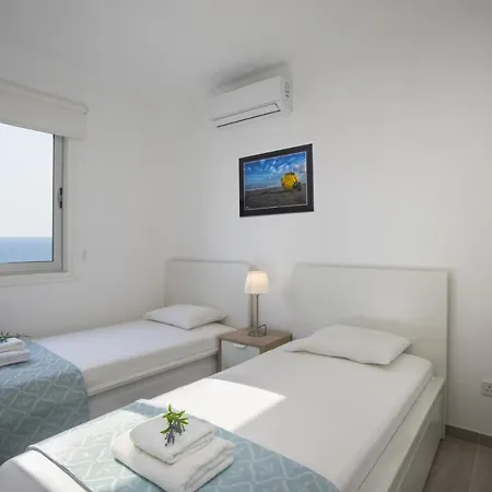 You Will Love This Luxury On The Beach, 1386